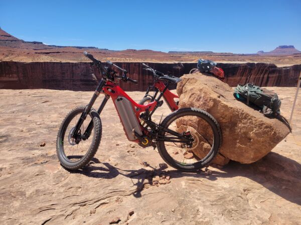 Red Everest and G2 at Rock on White Rim Red Everest and G2 at Rock on White Rim