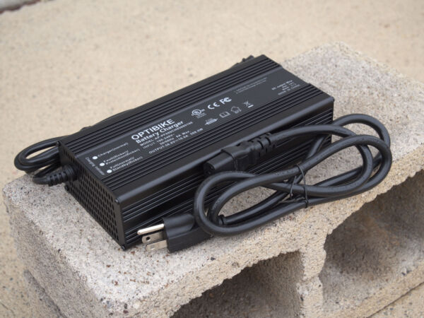 RxC-52V-10A-Charger (2) RxC 52V 10A Charger (2)